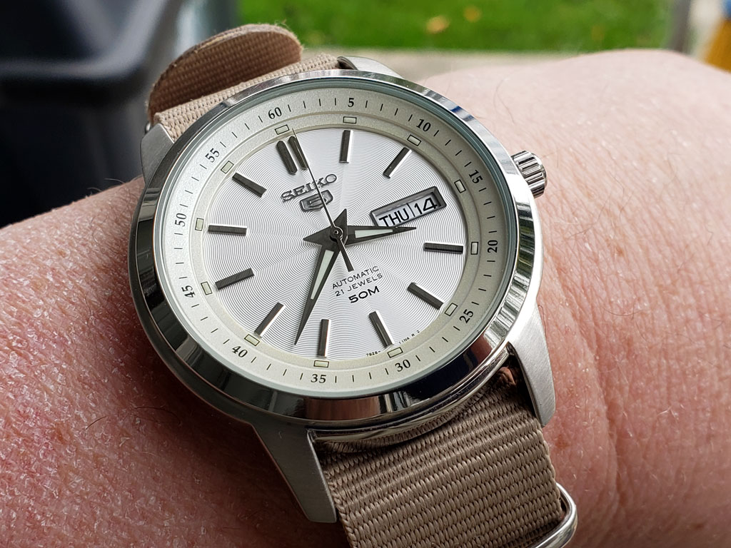 snkm83-01.jpg
